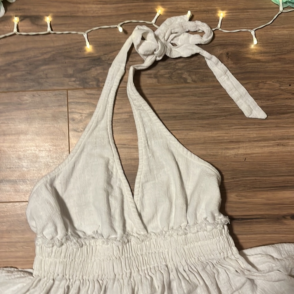 Cropped Ruffle Halter Top - Picture 5 of 9